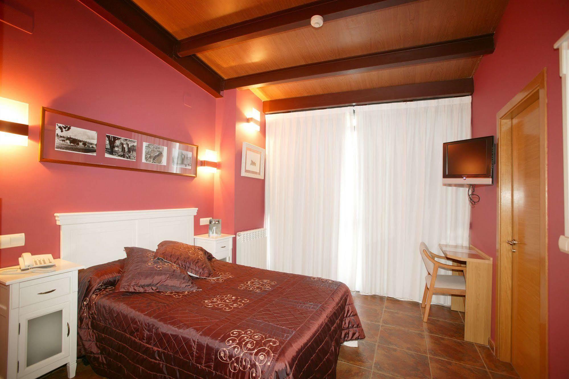 Hotel Las Murallas อาบีลา ภายนอก รูปภาพ
