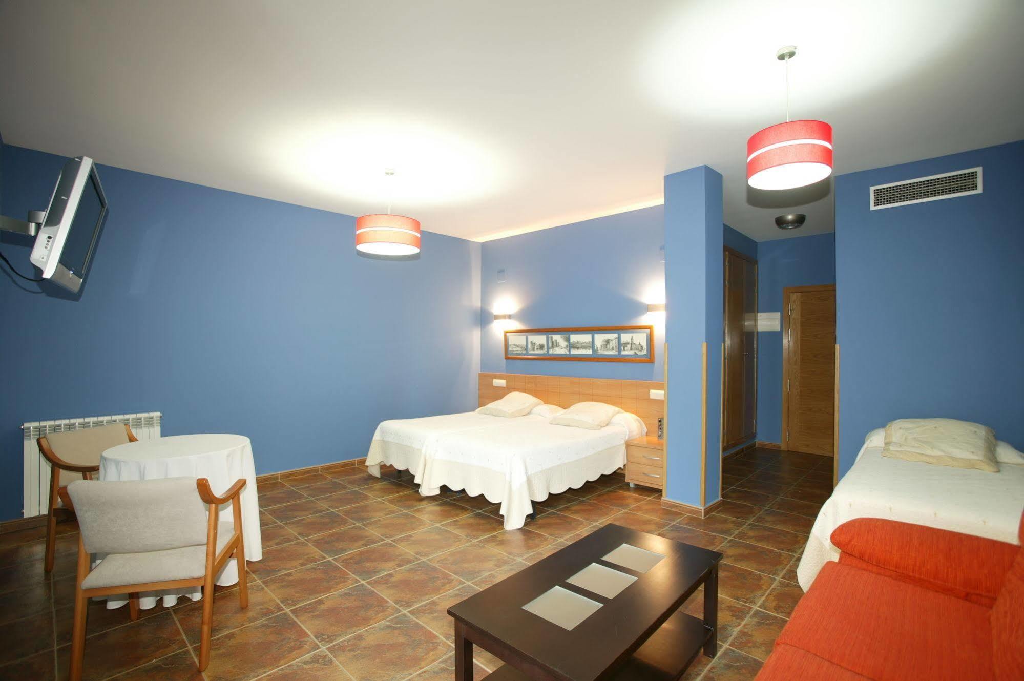Hotel Las Murallas อาบีลา ภายนอก รูปภาพ