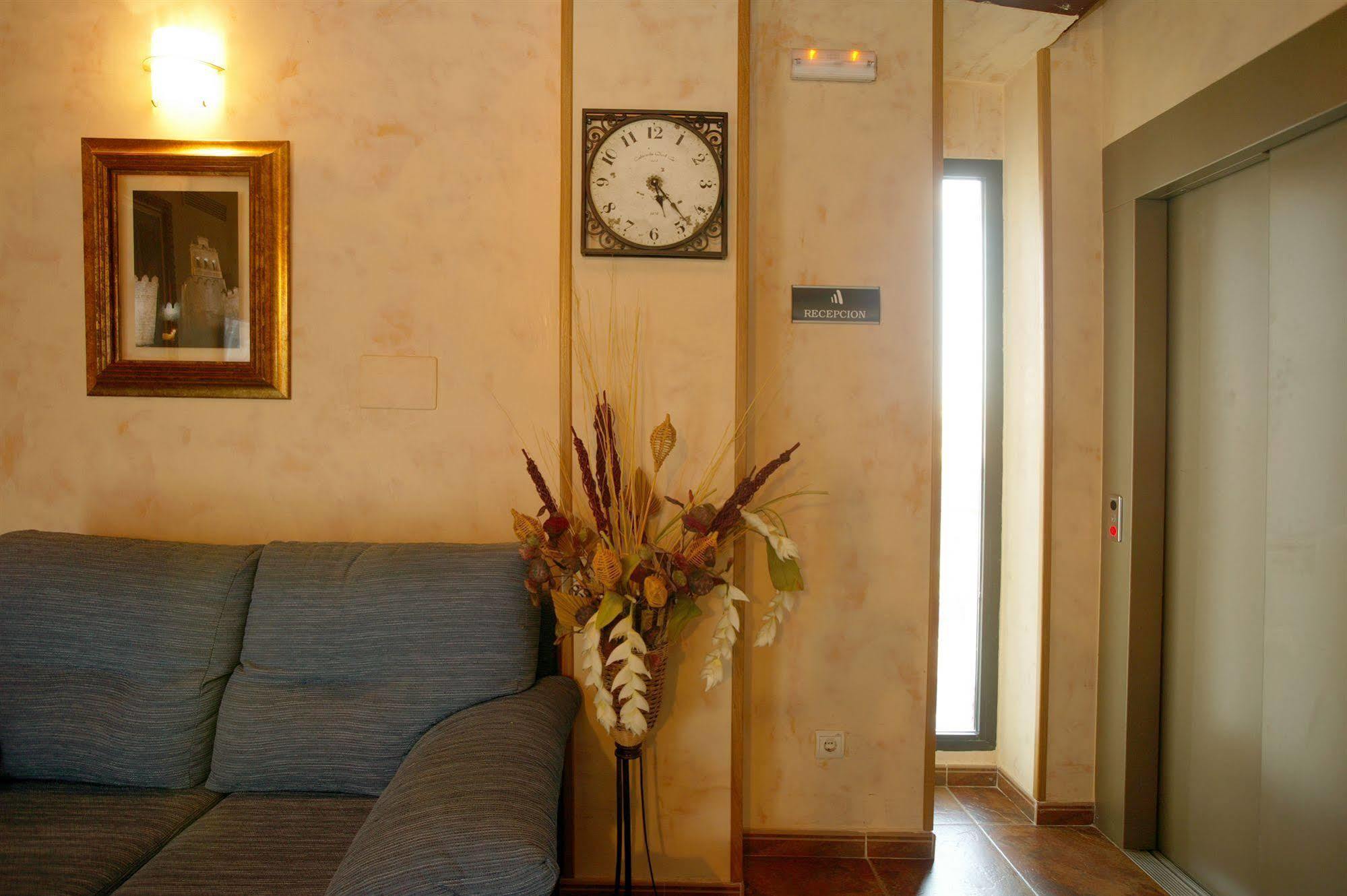 Hotel Las Murallas อาบีลา ภายนอก รูปภาพ